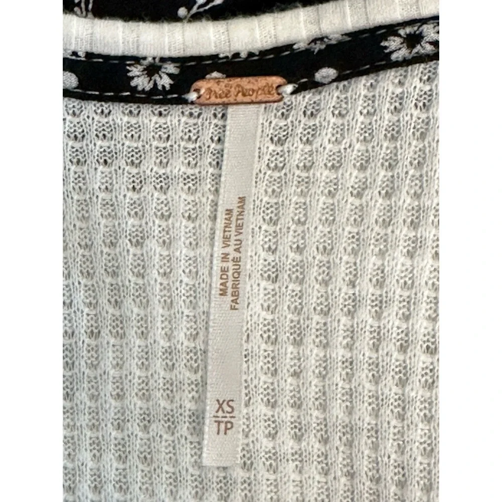 Free People Auxton Thermal Wrap Top‎ XS Ivory Faux Tie White Black Waffle Floral